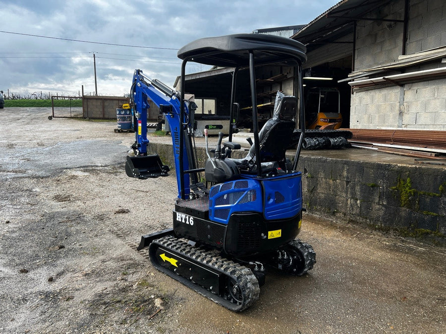 Mini-pelle HT16 – Essence