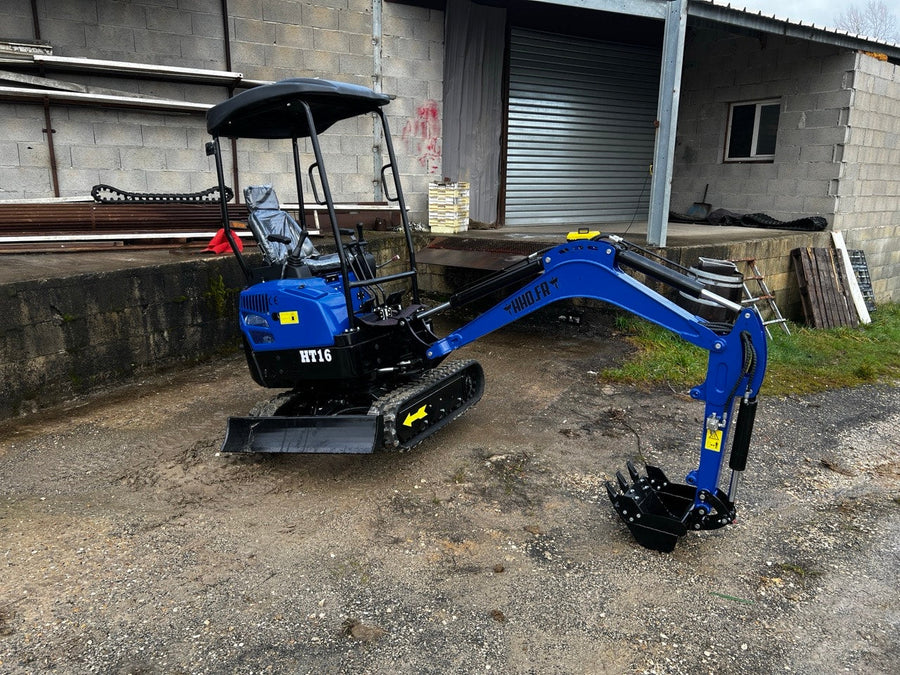 Mini-pelle HT16 – Essence